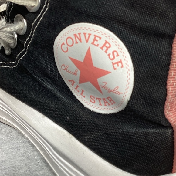 Converse Chuck Taylor All Star Lugged Canvas Women's Shoes Sz 7 Pink Trim - Picture 8 of 9